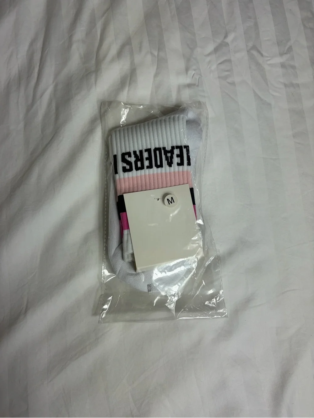 NWT beauty counter leaders in clean thick white crew socks size M